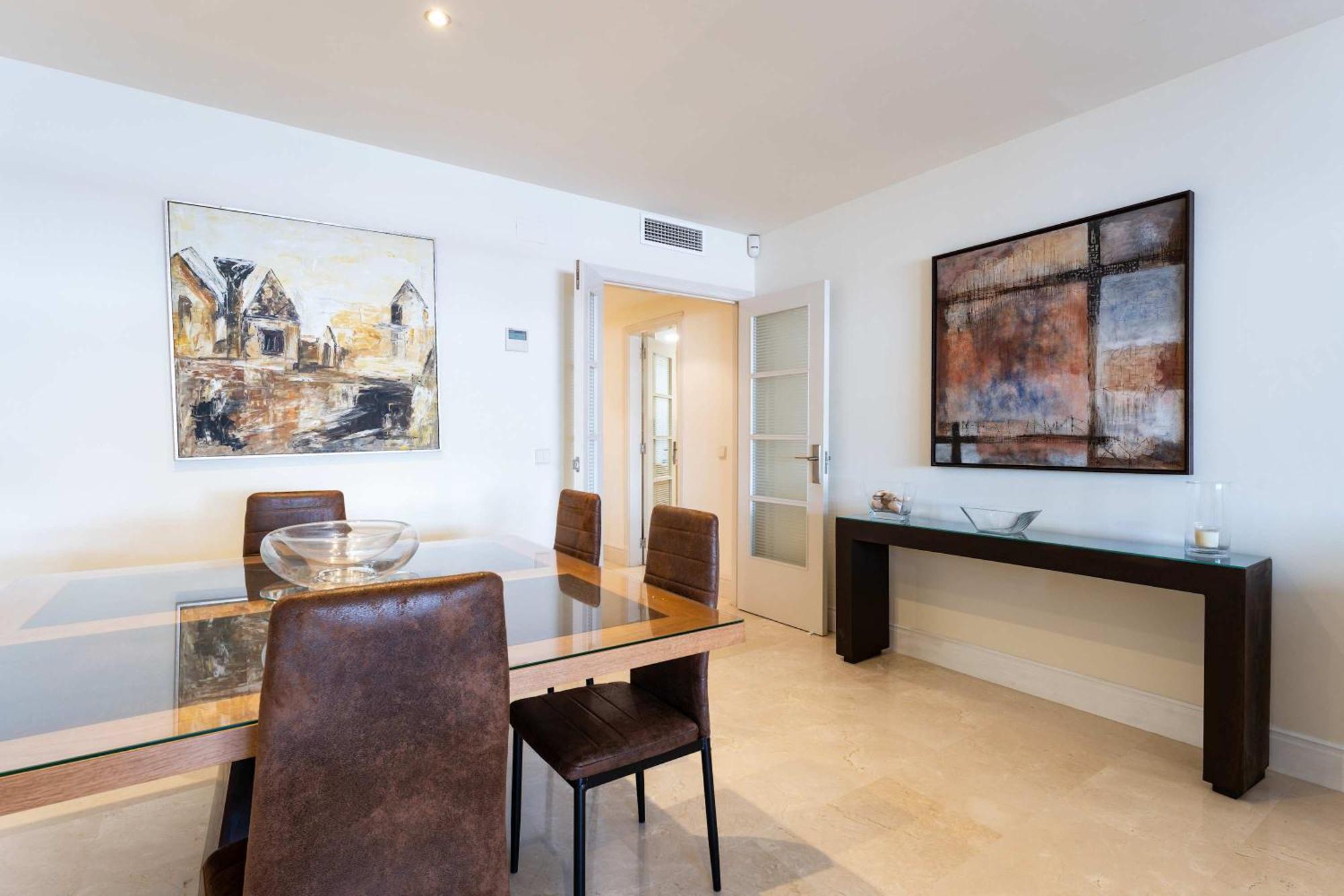 Canas In The Golden Mile With Private Parking, Perfect Location!