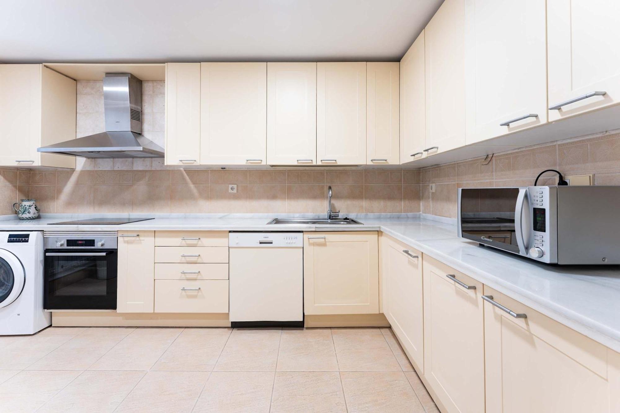 Canas In The Golden Mile With Private Parking, Perfect Location! Appartement Marbella