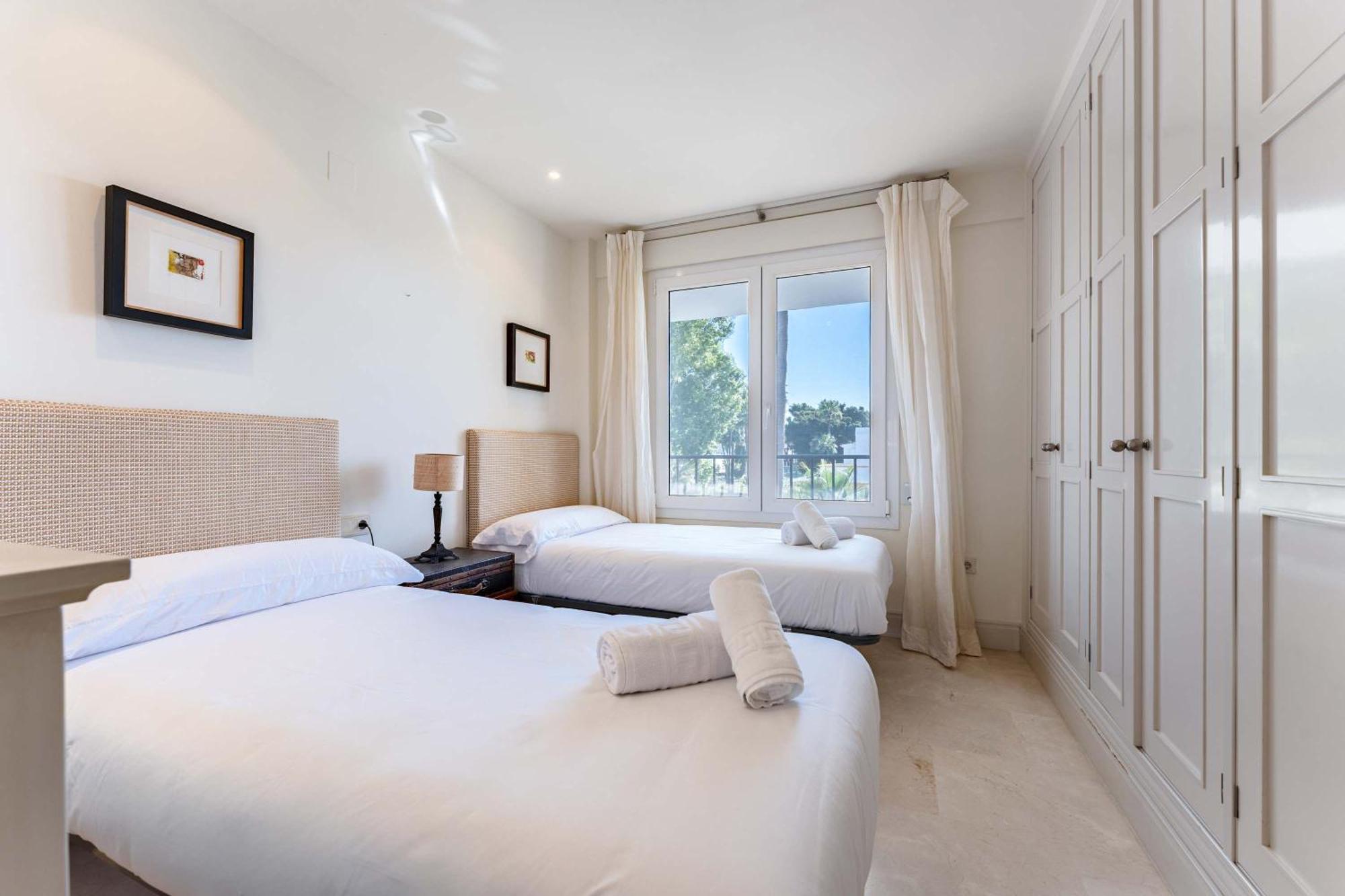 Canas In The Golden Mile With Private Parking, Perfect Location! *