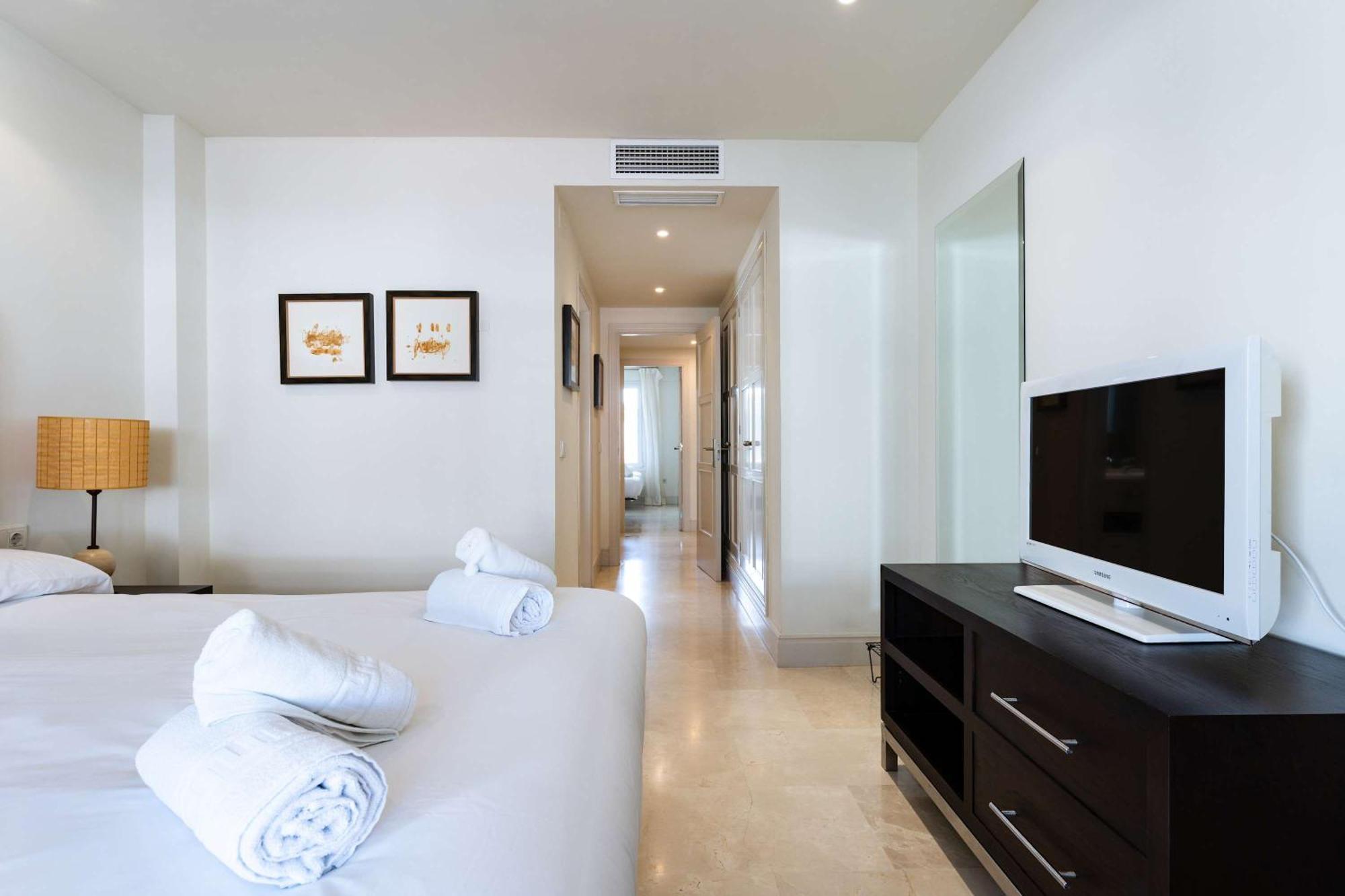 Canas In The Golden Mile With Private Parking, Perfect Location! Marbella