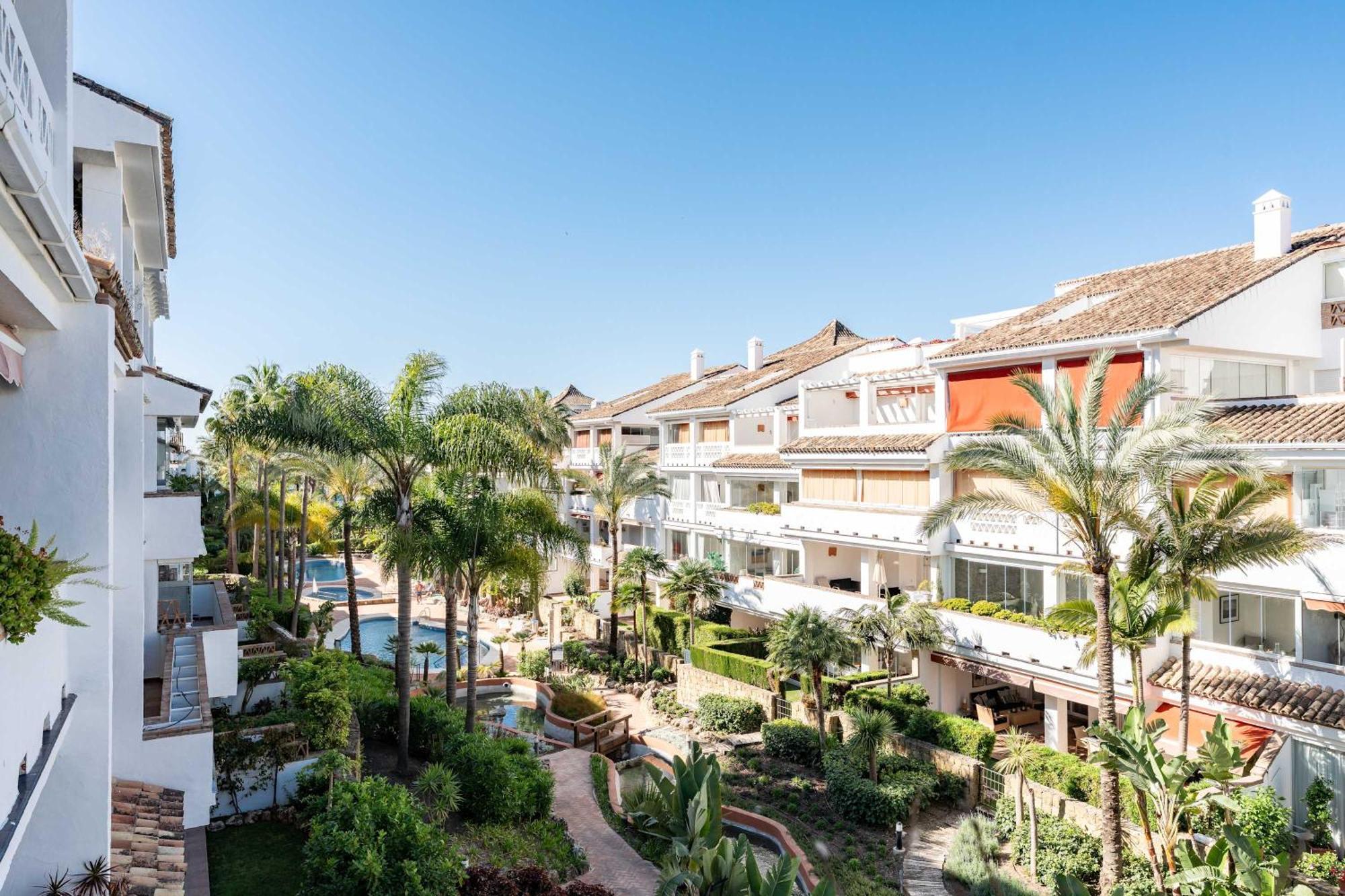 Canas In The Golden Mile With Private Parking, Perfect Location! Appartement