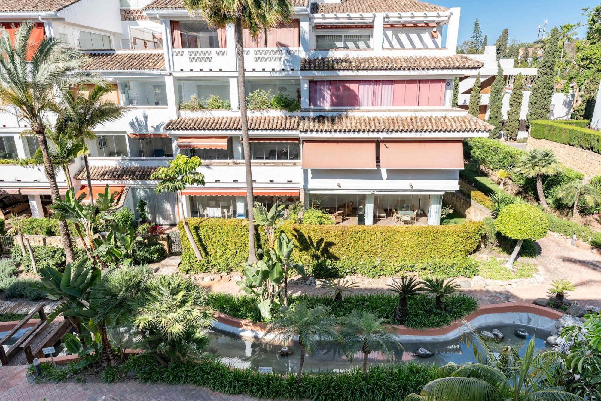 Appartement Canas In The Golden Mile With Private Parking, Perfect Location!