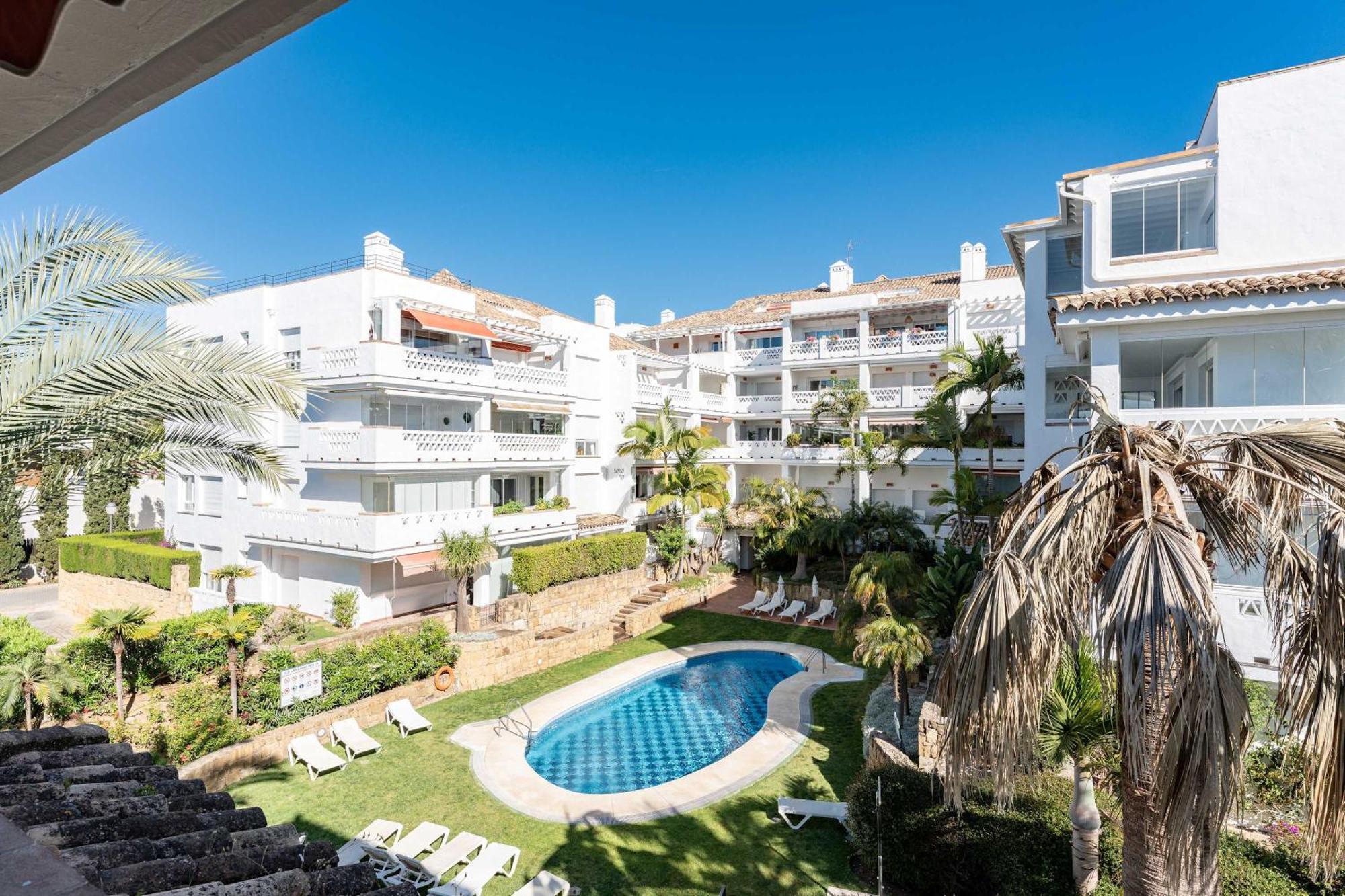 Canas In The Golden Mile With Private Parking, Perfect Location! *